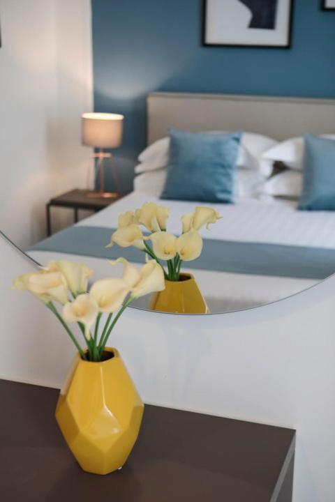 Bespoke Roma Suites Kültér fotó